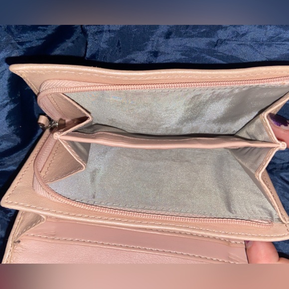 Coach pink leather bifold wallet - Picture 4 of 10